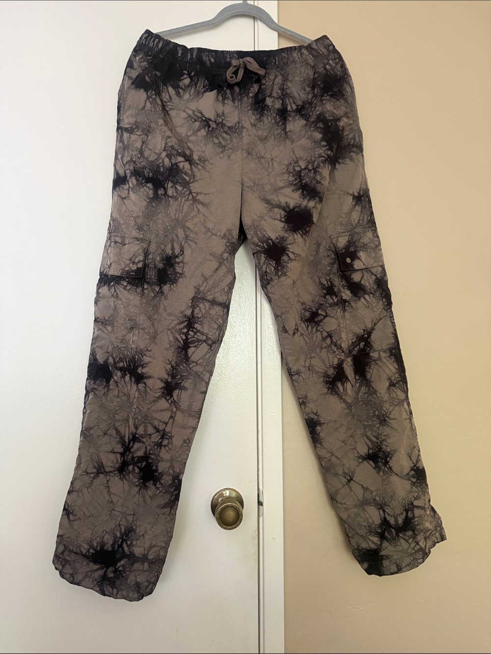 Jordan Tie-Dye Cargo Joggers - Black and grey. Pants do sound like ski pants